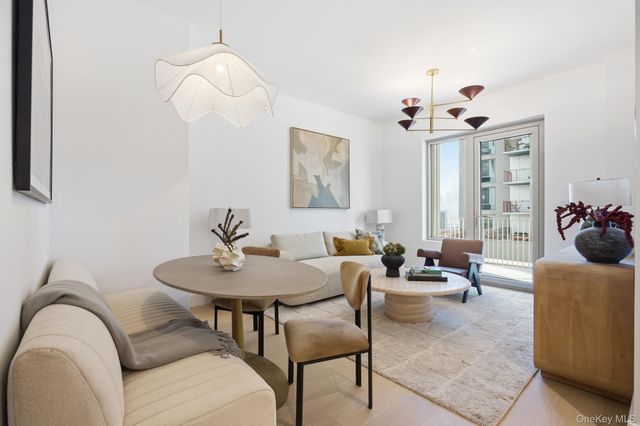 24-01 Queens Plaza N 206, Long Island City, NY 11101