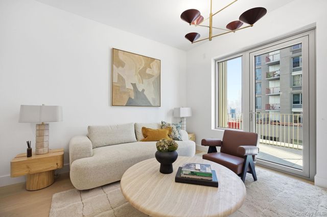 24-01 Queens Plaza N 206, Long Island City, NY 11101