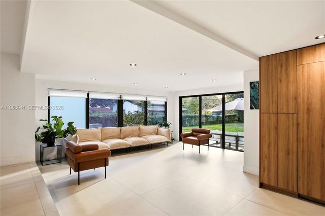 14324 Garden Dr, Miami, FL 33168