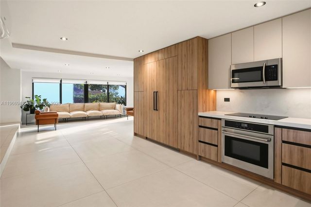 14324 Garden Dr, Miami, FL 33168