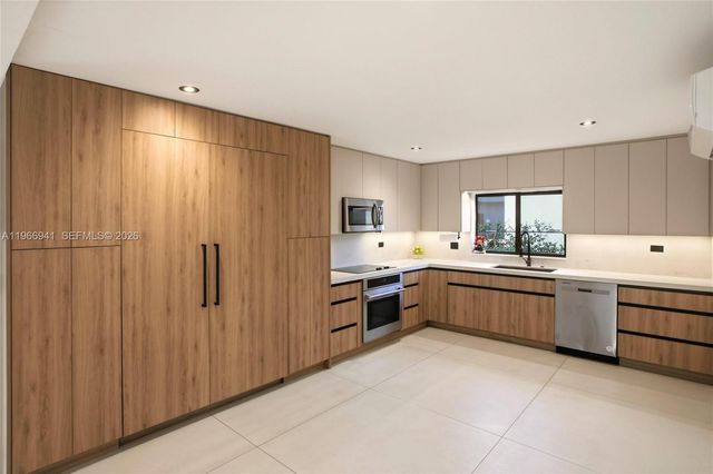 14324 Garden Dr, Miami, FL 33168