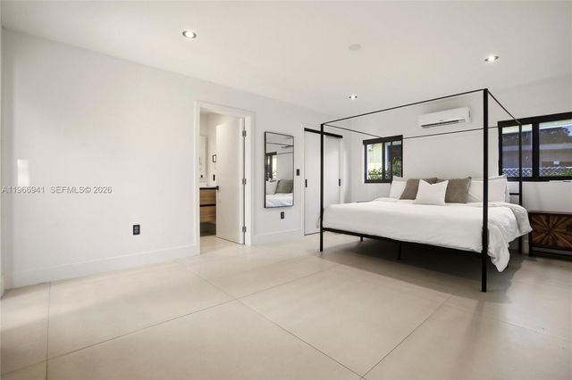 14324 Garden Dr, Miami, FL 33168