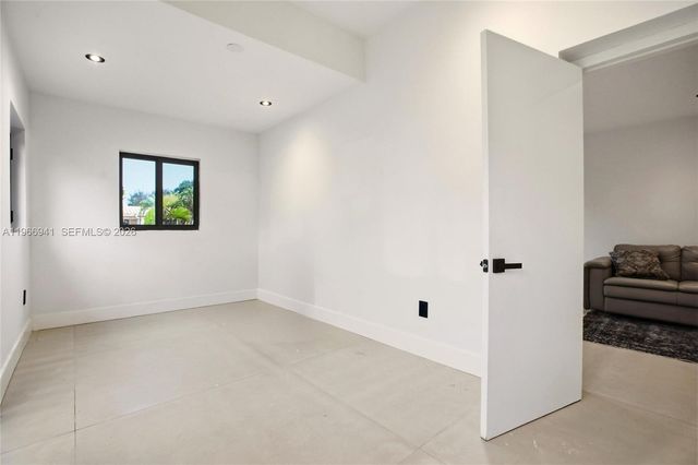 14324 Garden Dr, Miami, FL 33168