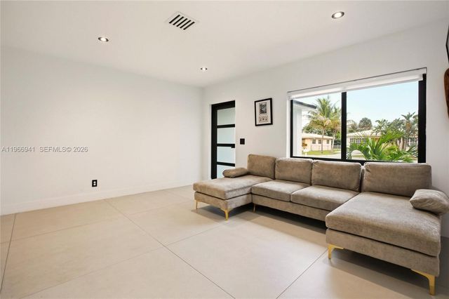 14324 Garden Dr, Miami, FL 33168