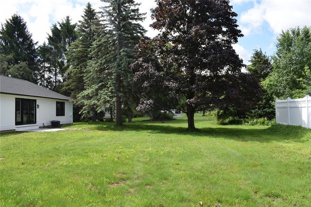 88 Stuyvesant Road, Pittsford, NY 14534
