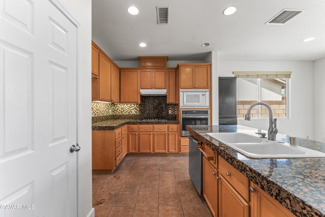 6304 Starview Drive, Lancaster, CA 93536