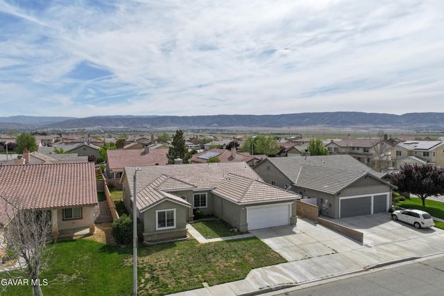 6304 Starview Drive, Lancaster, CA 93536