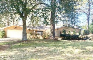 109 Swan Lake Drive, Jackson, MS 39212