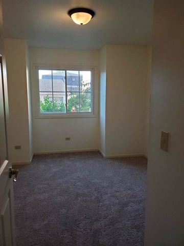 833 Village Quarter Road G4, West Dundee, IL 60118