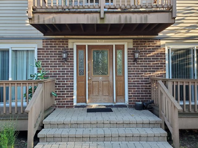 833 Village Quarter Road G4, West Dundee, IL 60118