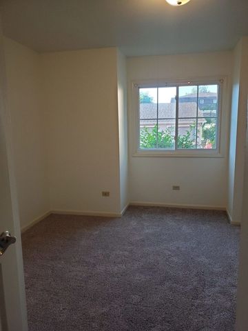 833 Village Quarter Road G4, West Dundee, IL 60118