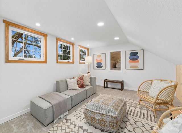 15329 104th Avenue SE, Yelm, WA 98597