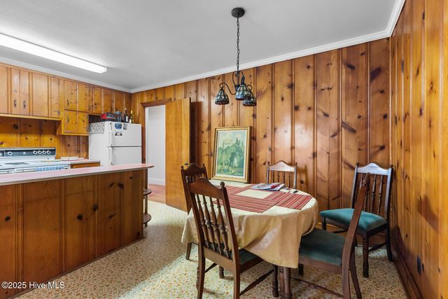 2402 Carey Road, Kinston, NC 28504