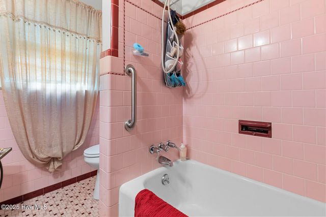 2402 Carey Road, Kinston, NC 28504