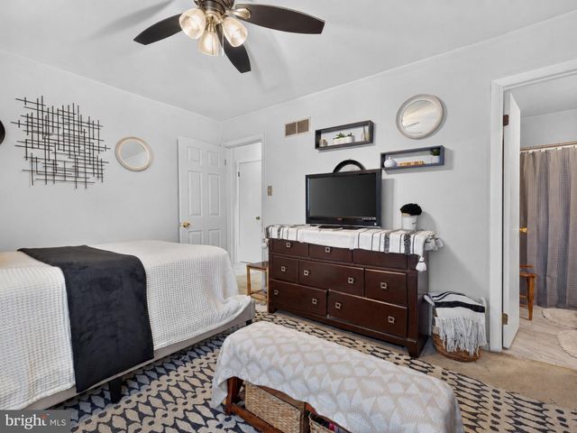 6 ERBITEA LN, New Castle, DE 19720