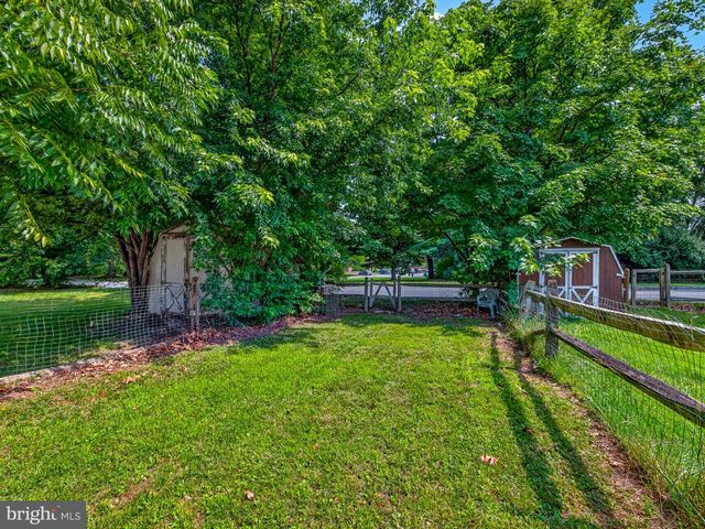 6 ERBITEA LN, New Castle, DE 19720
