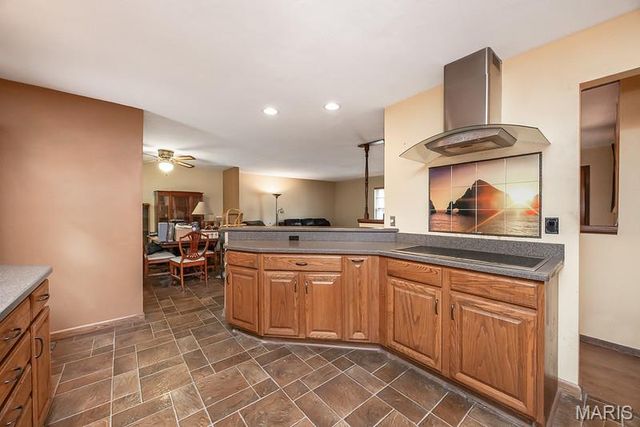1299 Pin Oak Lane, Caseyville, IL 62232