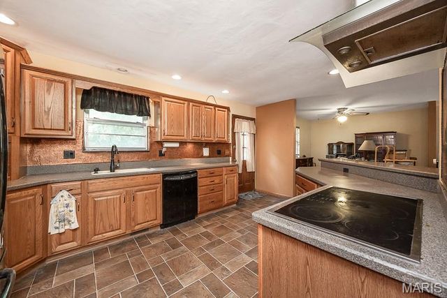 1299 Pin Oak Lane, Caseyville, IL 62232