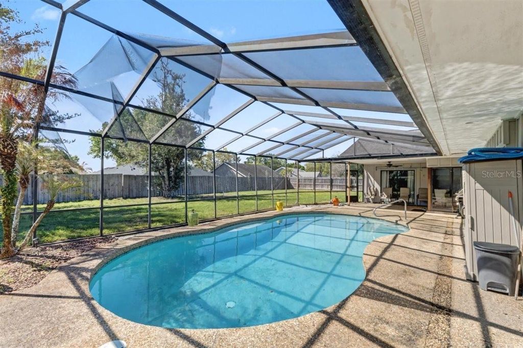 Image 35 of property listing at 1148 LAKE FRANCIS DRIVE, Apopka, FL 32712