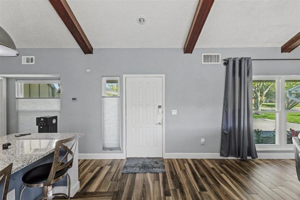 Image 5 of property listing at 1148 LAKE FRANCIS DRIVE, Apopka, FL 32712