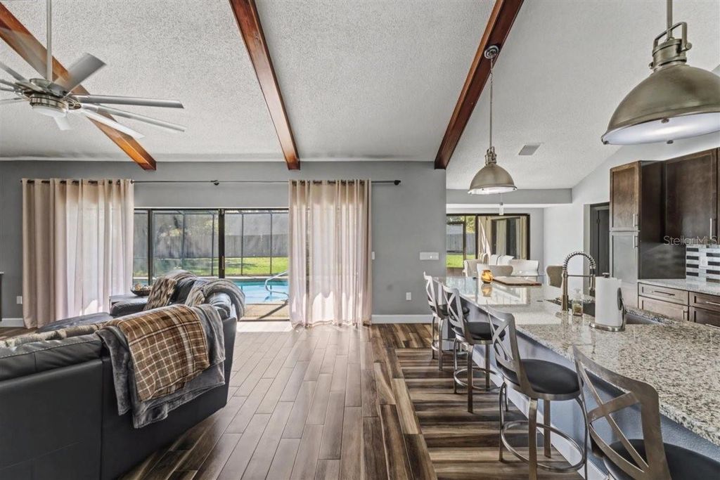 Image 6 of property listing at 1148 LAKE FRANCIS DRIVE, Apopka, FL 32712