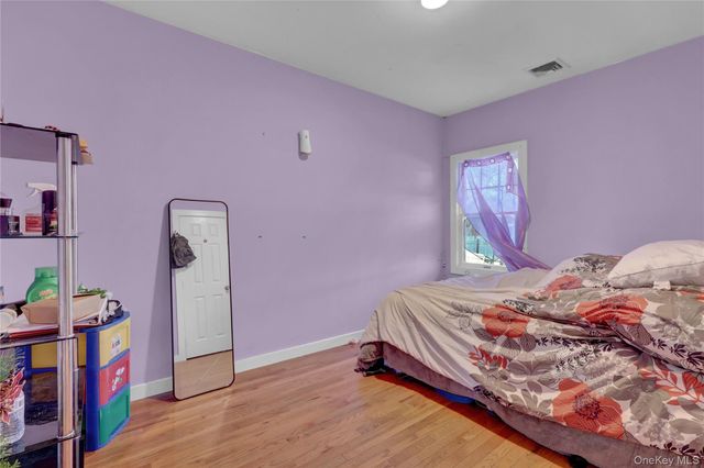 87 Vail Avenue, Riverhead, NY 11901