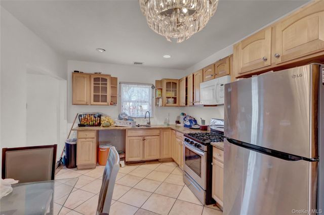 87 Vail Avenue, Riverhead, NY 11901