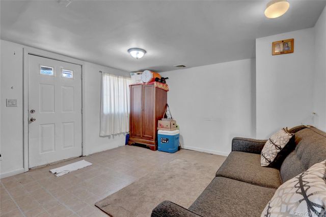 87 Vail Avenue, Riverhead, NY 11901