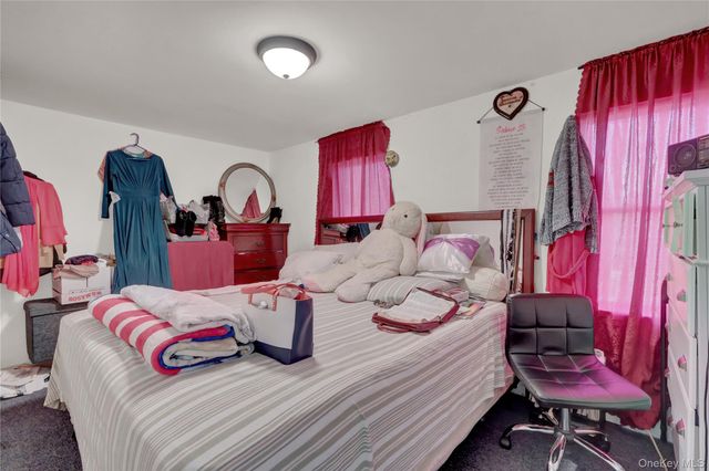 87 Vail Avenue, Riverhead, NY 11901