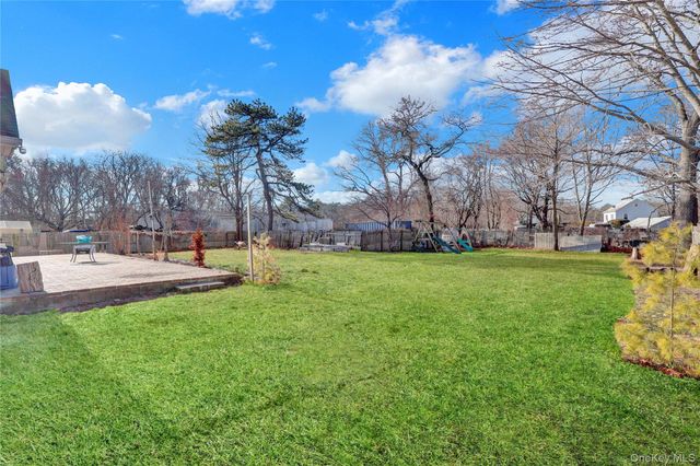 87 Vail Avenue, Riverhead, NY 11901