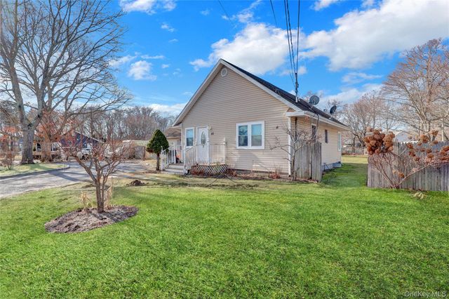 87 Vail Avenue, Riverhead, NY 11901