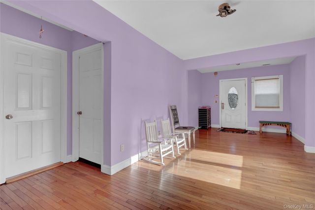 87 Vail Avenue, Riverhead, NY 11901