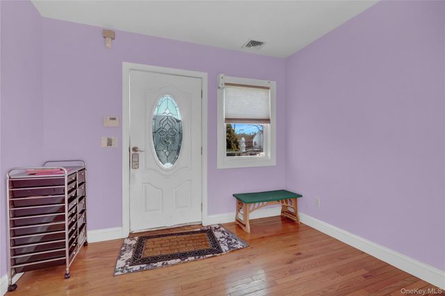 87 Vail Avenue, Riverhead, NY 11901