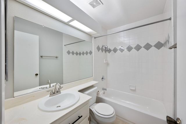 2238 Palmwood Ct, Rancho Cordova, CA 95670