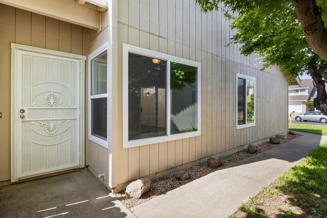 2238 Palmwood Ct, Rancho Cordova, CA 95670