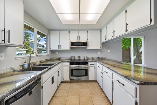 2238 Palmwood Ct, Rancho Cordova, CA 95670