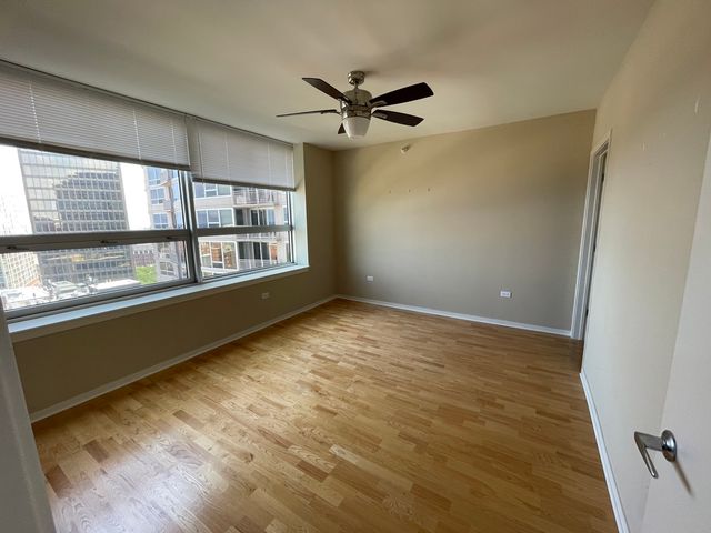 807 DAVIS Street 1410, Evanston, IL 60201