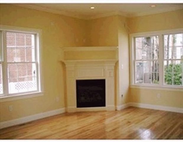 25 Hastings Ave 1, Waltham, MA 02453