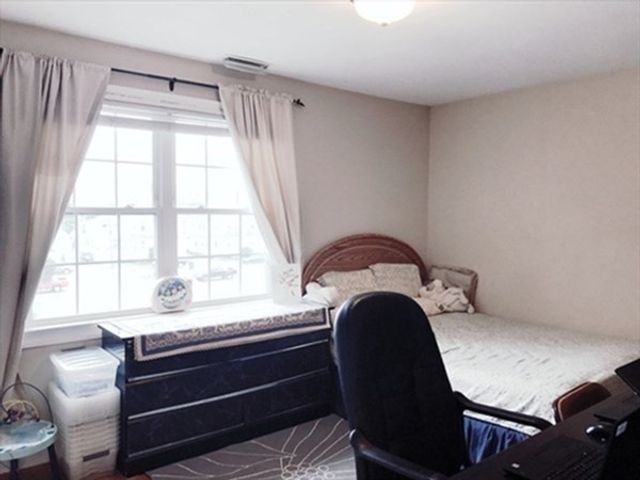 25 Hastings Ave 1, Waltham, MA 02453