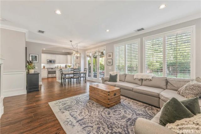 27224 Sterling Grove, Canyon Country, CA 91387