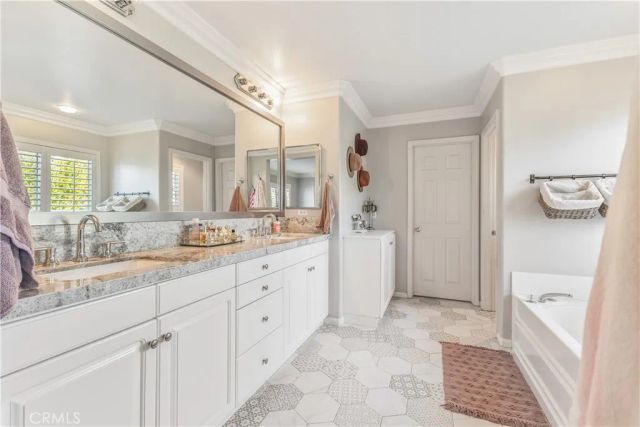 27224 Sterling Grove, Canyon Country, CA 91387