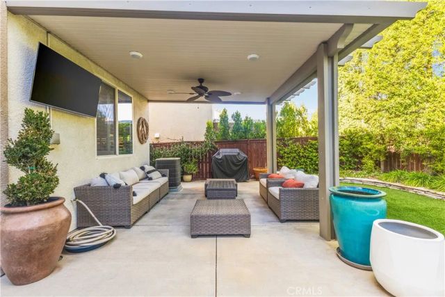 27224 Sterling Grove, Canyon Country, CA 91387