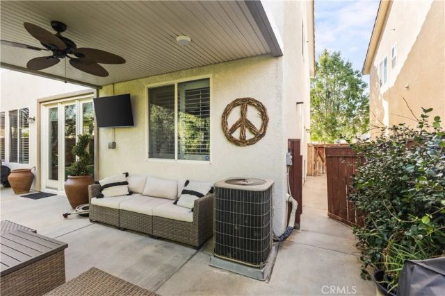 27224 Sterling Grove, Canyon Country, CA 91387