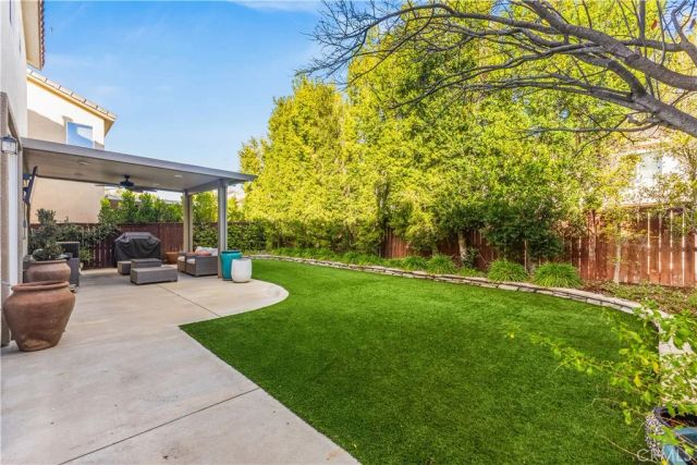 27224 Sterling Grove, Canyon Country, CA 91387