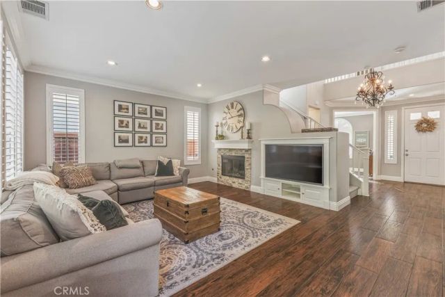 27224 Sterling Grove, Canyon Country, CA 91387