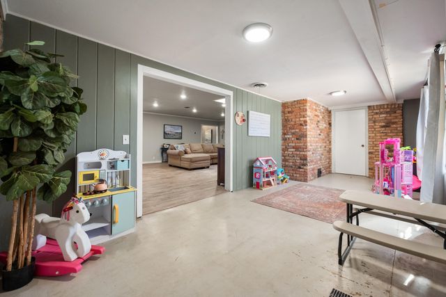 214 Smith Avenue, New Home, TX 79381