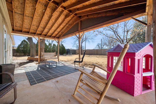 214 Smith Avenue, New Home, TX 79381