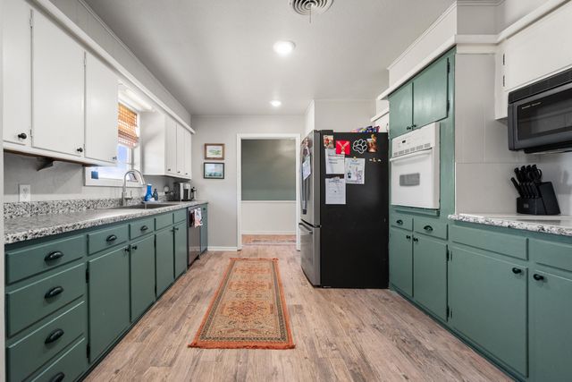 214 Smith Avenue, New Home, TX 79381