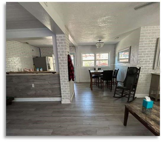 2400 S LAUREL AVENUE, Sanford, FL 32771