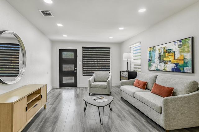 8901 Ampezo TRL, Austin, TX 78749